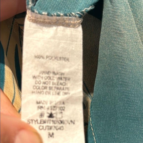 Love, Zoe Patterned Open Front Women's Wrap, size Medium - Picture 8 of 8